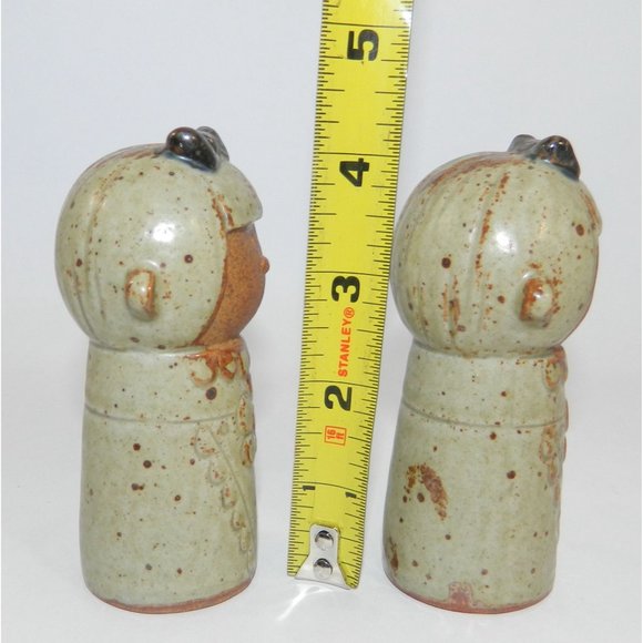 Vintage Japanese UCTCI Pottery Stoneware Girl With Bow Singing Shakers - Picture 5 of 11